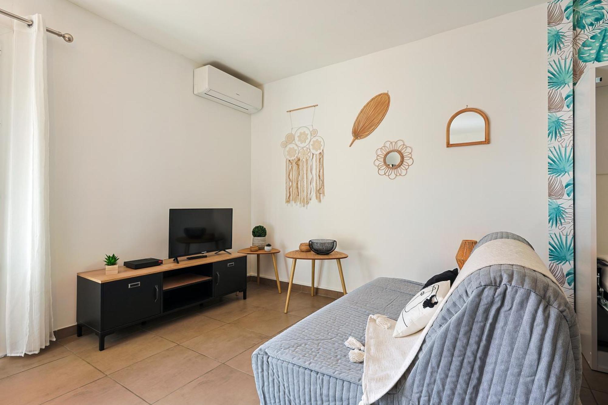 Apartment A Deux Pas De La De Sable Le Pradet
